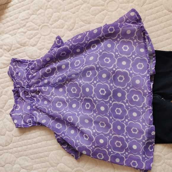 4/25 Calvin Klein baby girl top and legging set - Picture 7 of 9